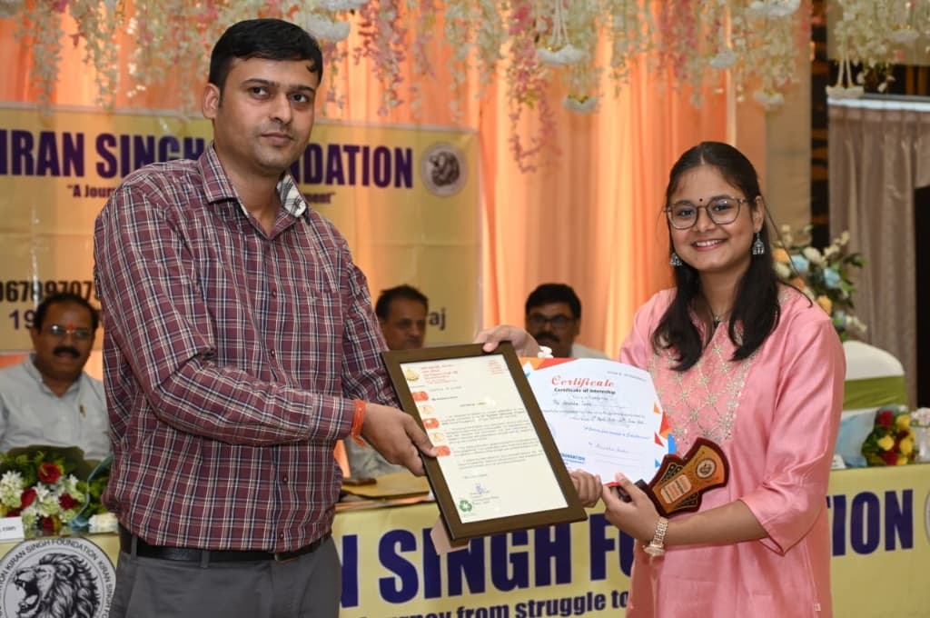 Anwesha Sinha - Receiving Certificate of Internship & trophy